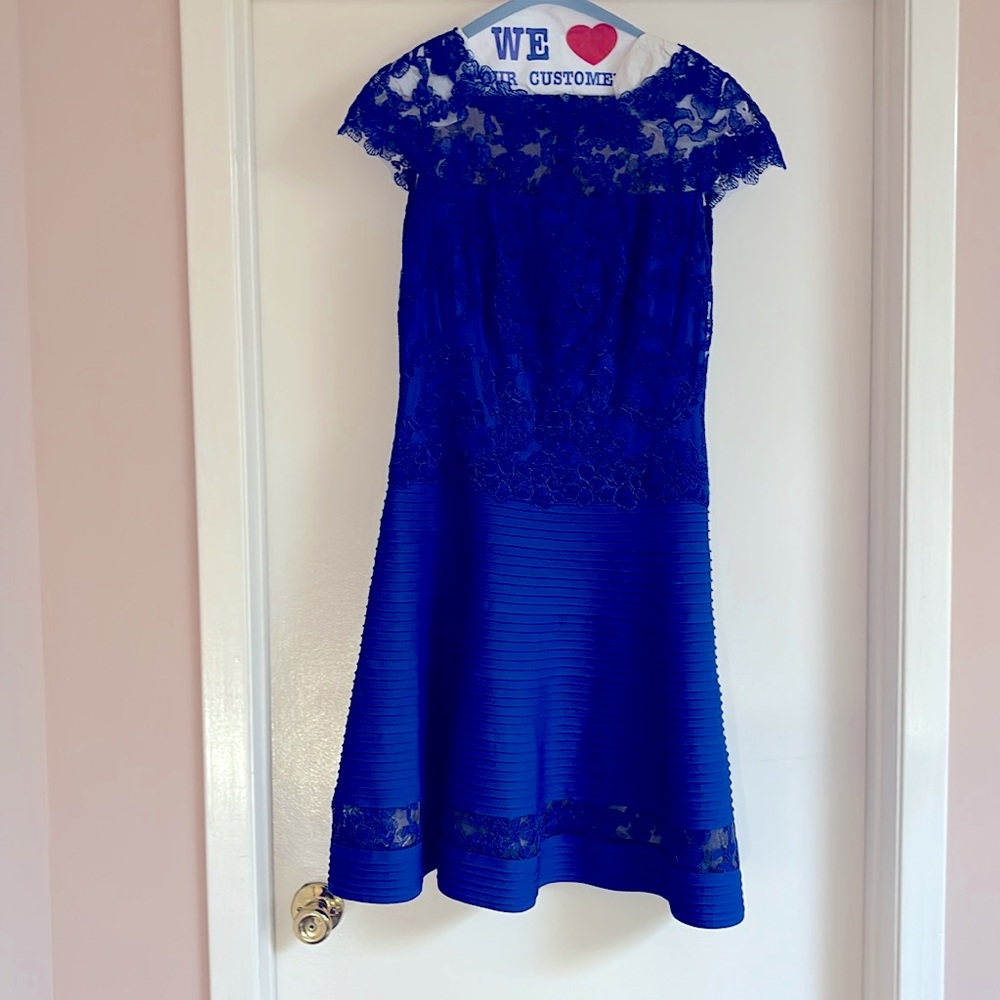 Tadashi Shoji Royal Blue Coctail Dress. Size 8. Excellent condition.